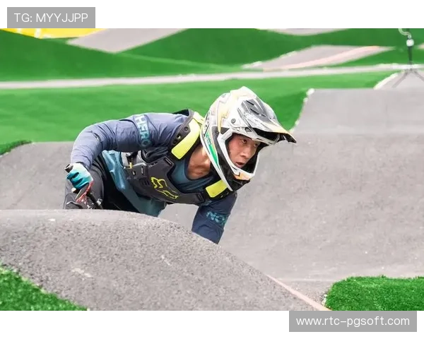 UCI自由式小轮车公园世界杯 汉娜罗伯茨贾斯汀道尔分获男女组冠军