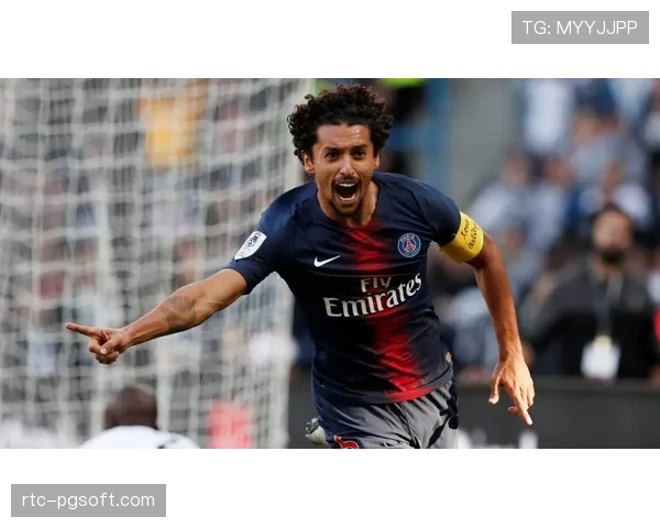 更衣室领袖:揭秘巴黎圣日耳曼副队长马尔基尼奥斯的角色