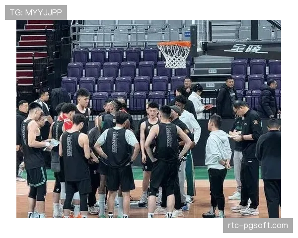 【2026年4月CBA联赛·赛中·报道辽宁主场对阵新疆,哈维三分复苏助球队保持领先